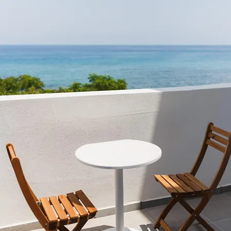 Hotel Azure Bay Agia Varvara