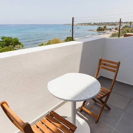 Azure Bay Hotel Agia Varvara