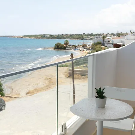 Azure Bay Hotel Agia Varvara