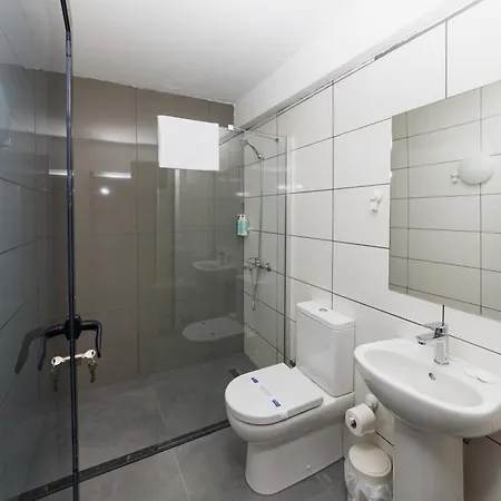 Azure Bay Hotel Agia Varvara