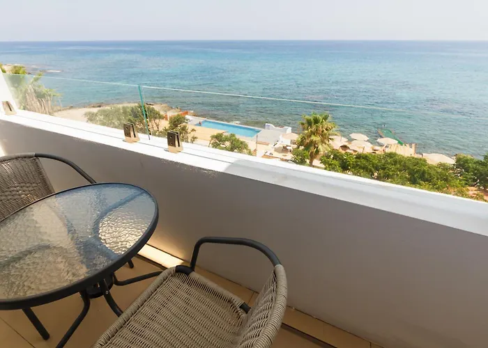 Azure Bay * Ayvaryara