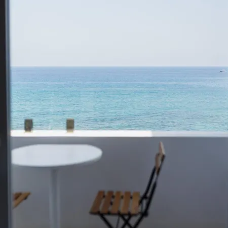 Azure Bay Hotel Agia Varvara