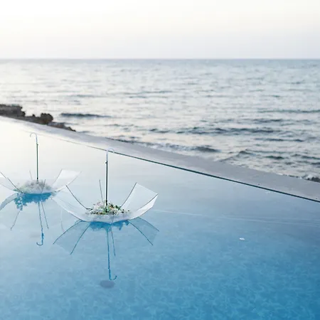 Azure Bay Hotel Ayia Varvara