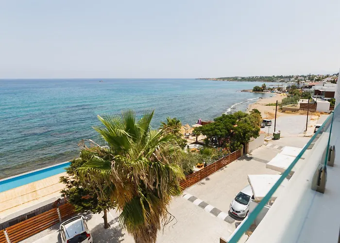 Azure Bay Hotel Ayvaryara