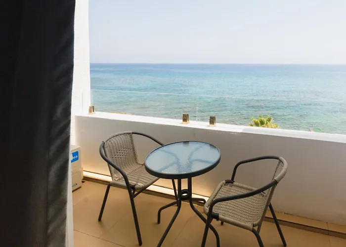 Azure Bay Ξενοδοχείο