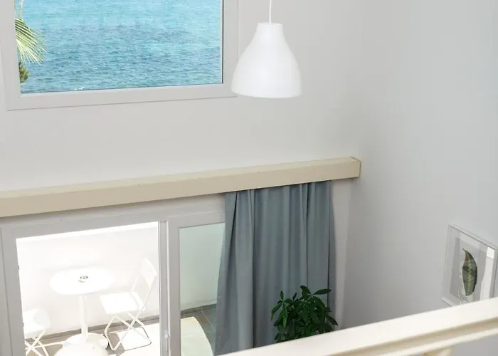 Azure Bay * Ayvaryara