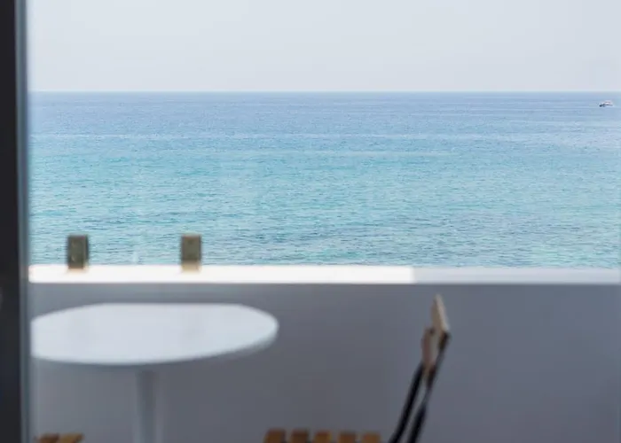 Azure Bay Ξενοδοχείο Ayvaryara