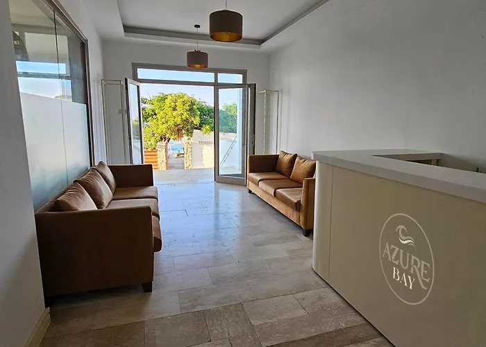 Azure Bay Hotel *