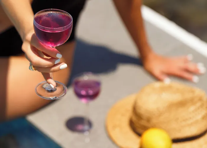 Azure Bay Hotel Ayvaryara