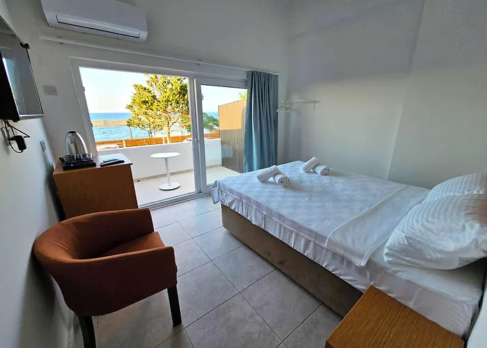 Ξενοδοχείο Azure Bay Ayvaryara